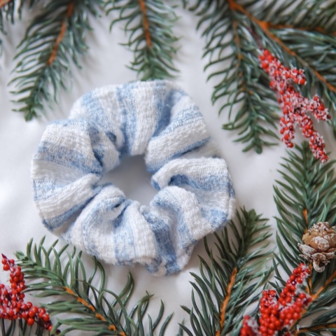 Gumka do włosów niebiesko-biała boucle