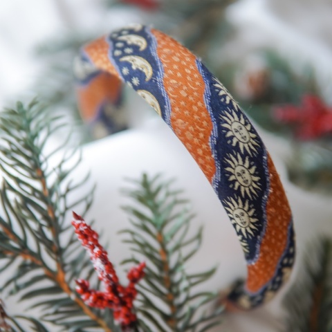 Opaska z jedwabnego krawata księżyce