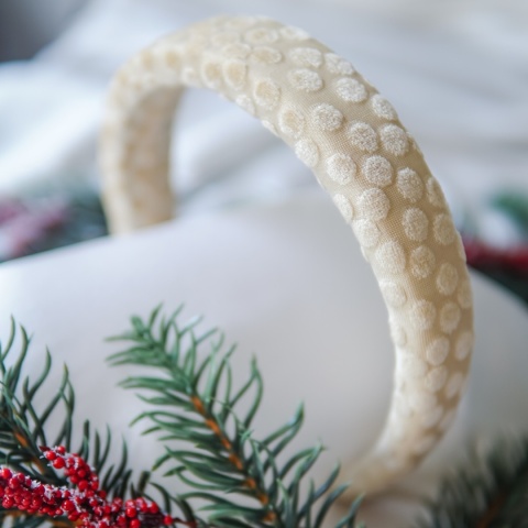 Usztywniana opaska welurowe kropki